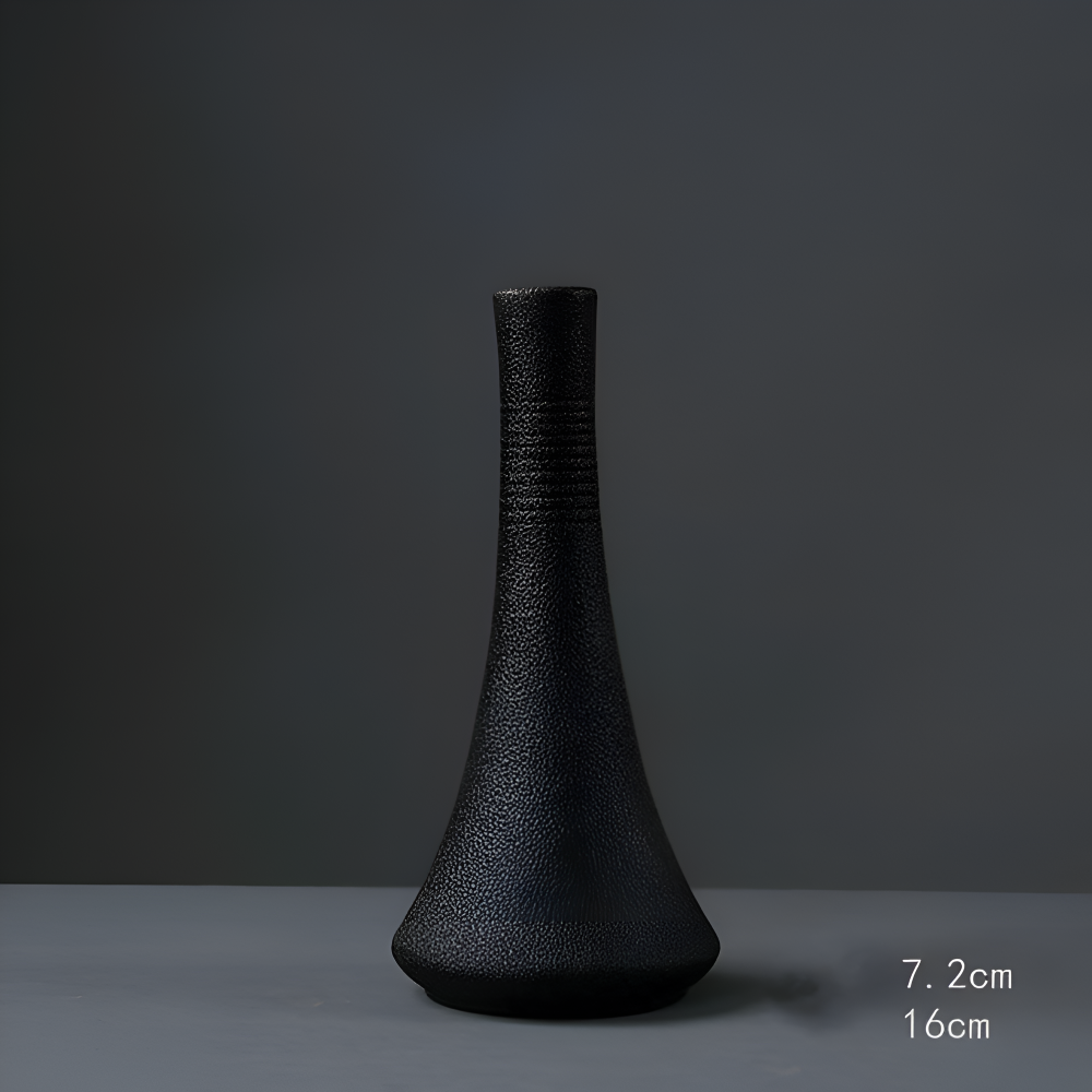 NordicForm Vas – Stilren Keramikvas med Textur