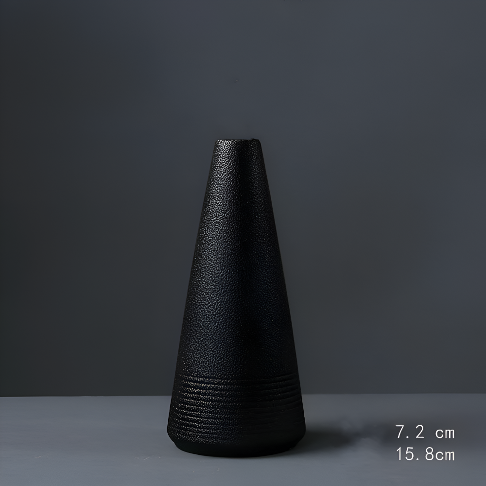 NordicForm Vas – Stilren Keramikvas med Textur