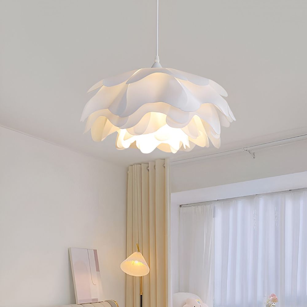 Floria Taklampa – Elegant Lampa med Blombladsliknande Form