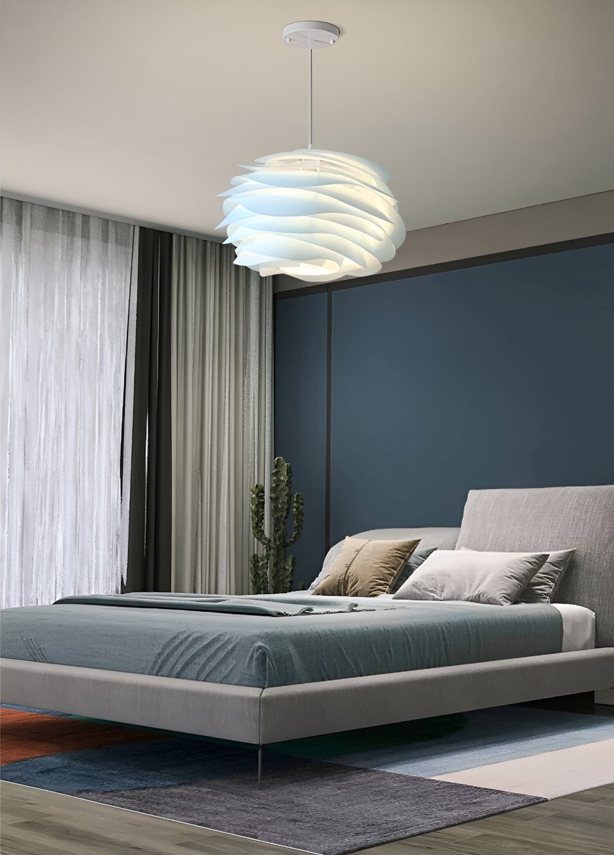 Aurora Taklampa – Stilren PVC Pendel i Blomdesign