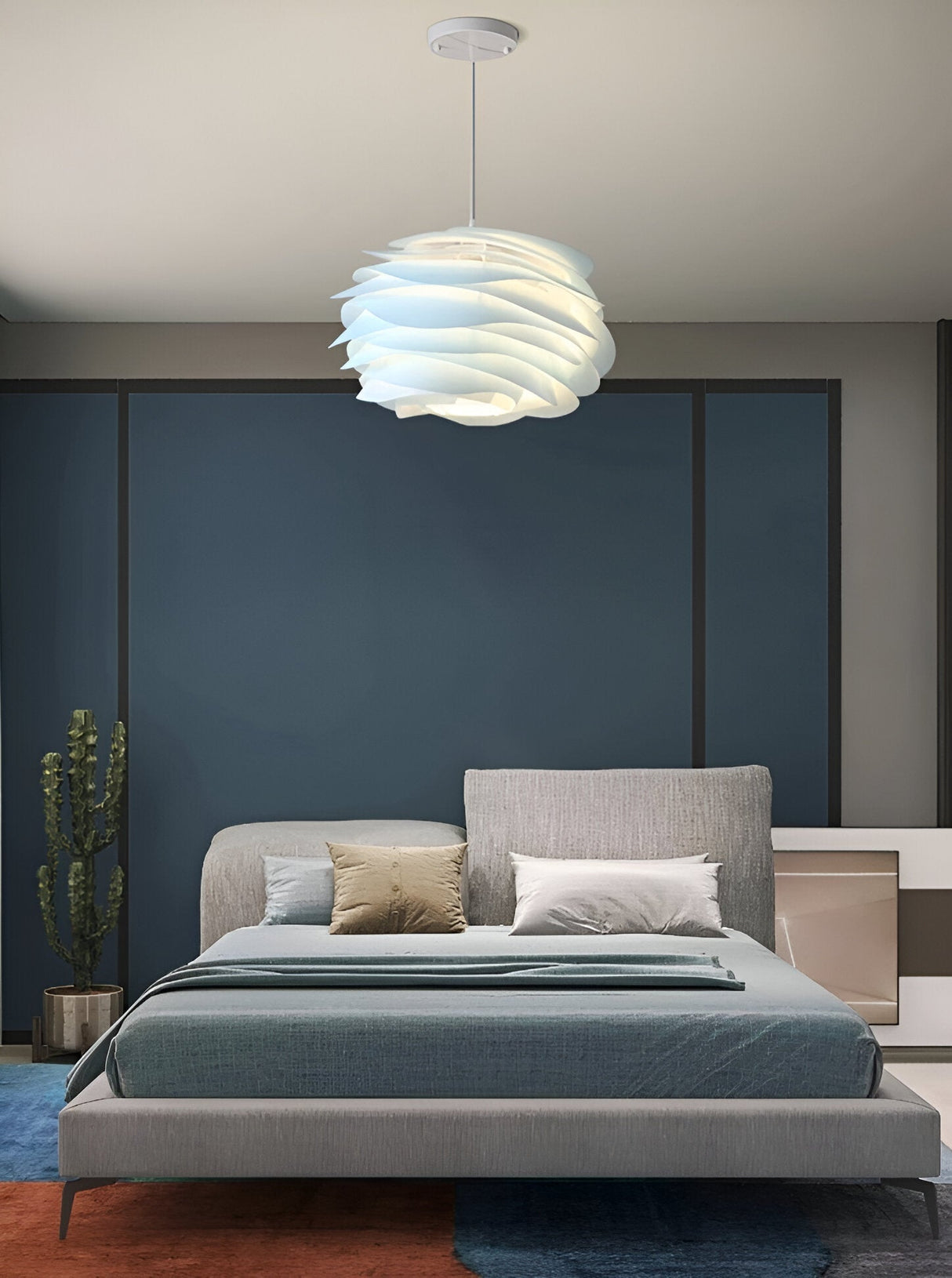 Aurora Taklampa – Stilren PVC Pendel i Blomdesign