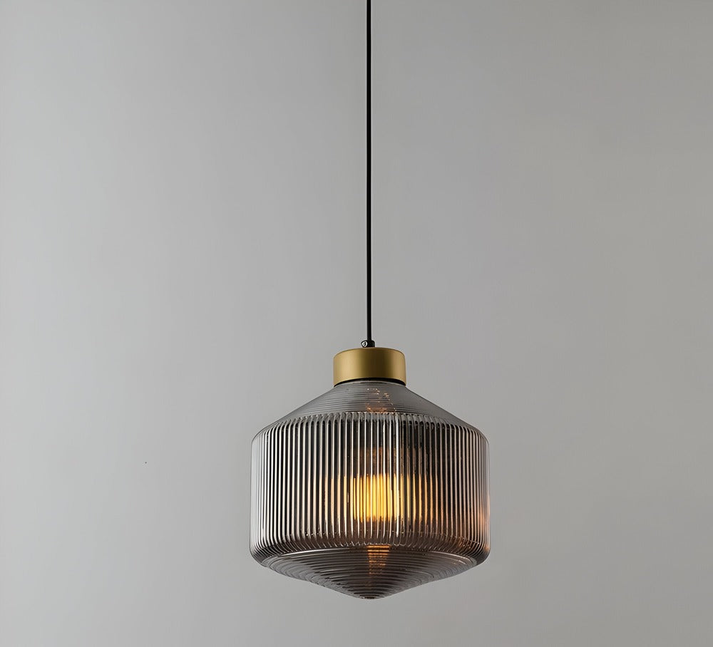 Aurelia Prism Pendellampa – Räfflad Glas Taklampa i Vintage Modern Stil