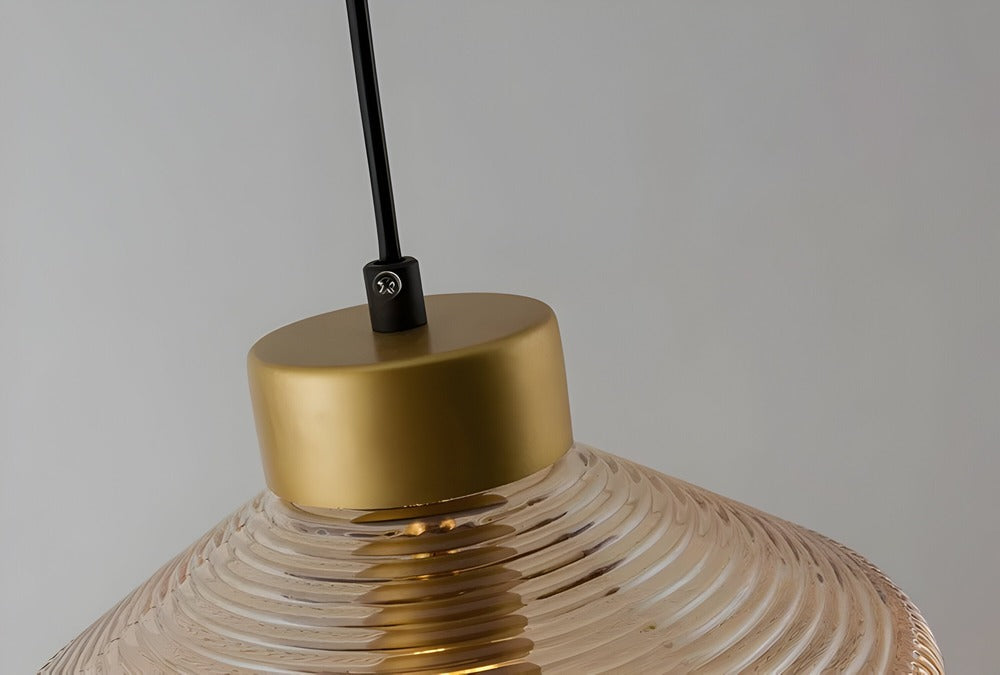 Aurelia Prism Pendellampa – Räfflad Glas Taklampa i Vintage Modern Stil