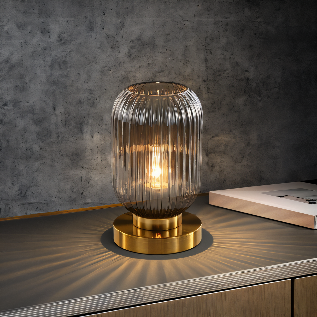 LumoRib – Elegant Bordslampa med Ribbade Glasdetaljer