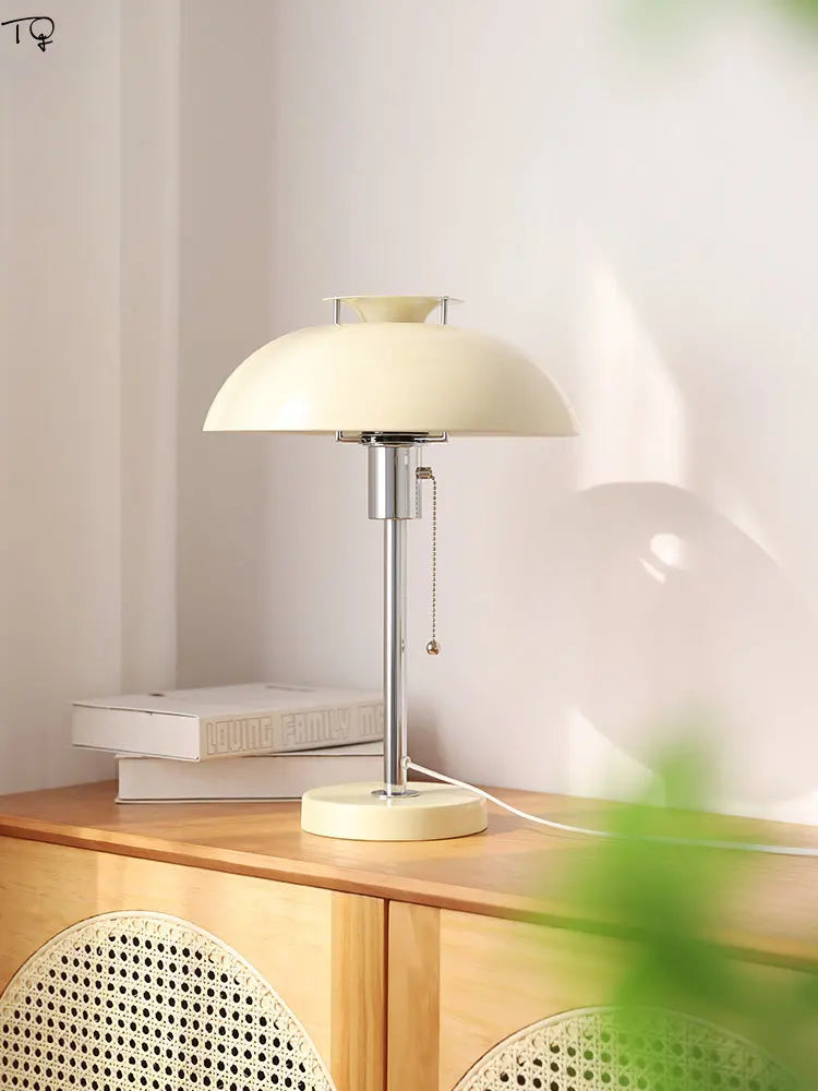 RetroLine Bordslampa – Modern Bauhaus Lampa