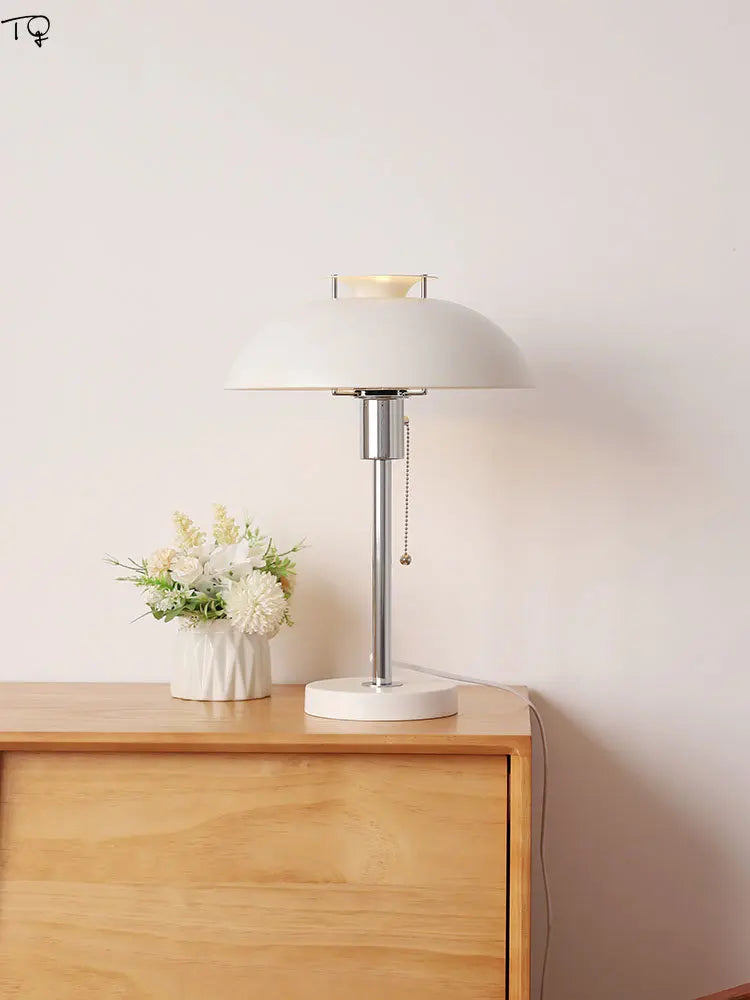 RetroLine Bordslampa – Modern Bauhaus Lampa