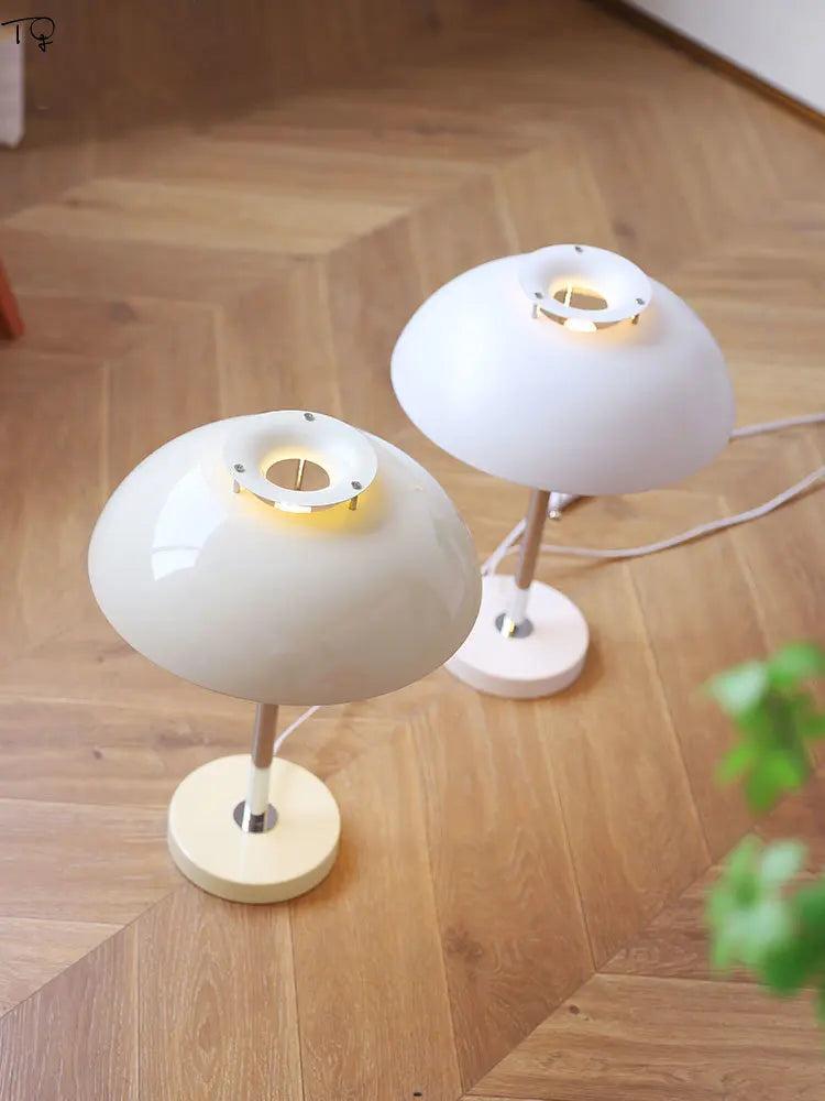 RetroLine Bordslampa – Modern Bauhaus Lampa