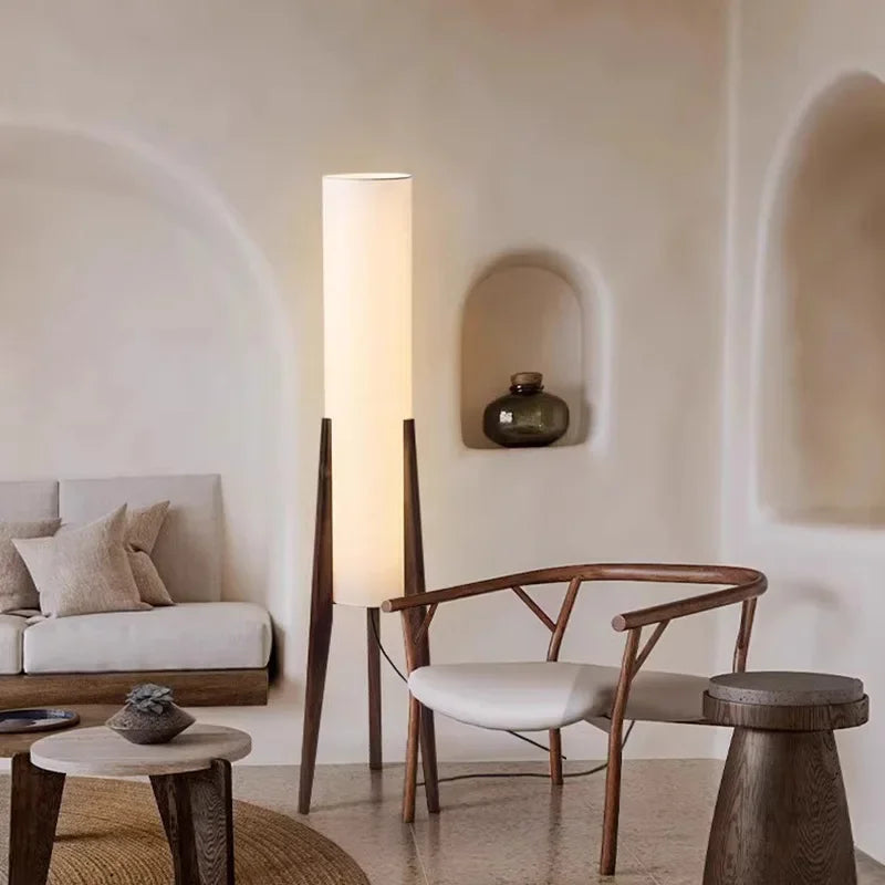 Retro Golvlampa i Massivt Trä – Vit Tygskärm