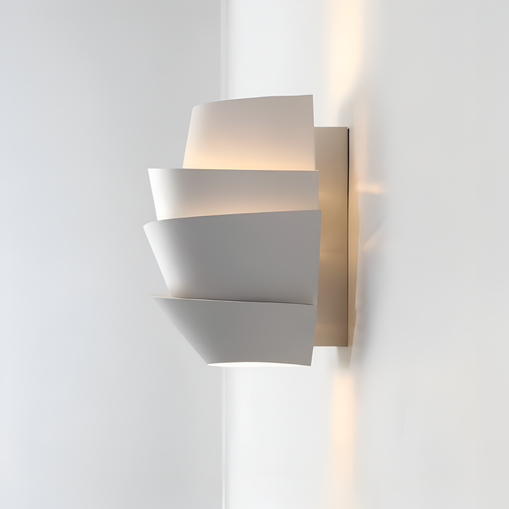 Forma Vägglampa – Elegant Geometrisk Vägglampa