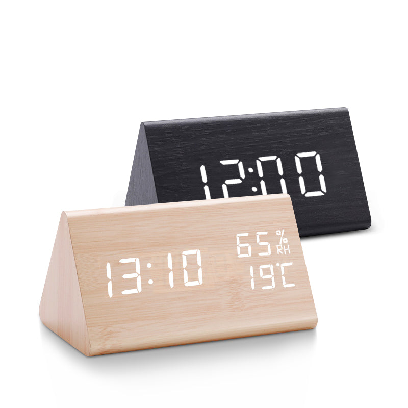 Digital Träväckarklocka med LED display – Stilren Alarmklocka i Modern Design