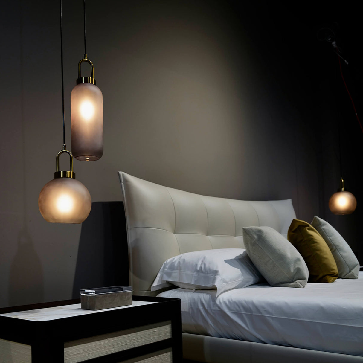 UrbanGlow – Industristil Taklampa i Rökfärgat Glas