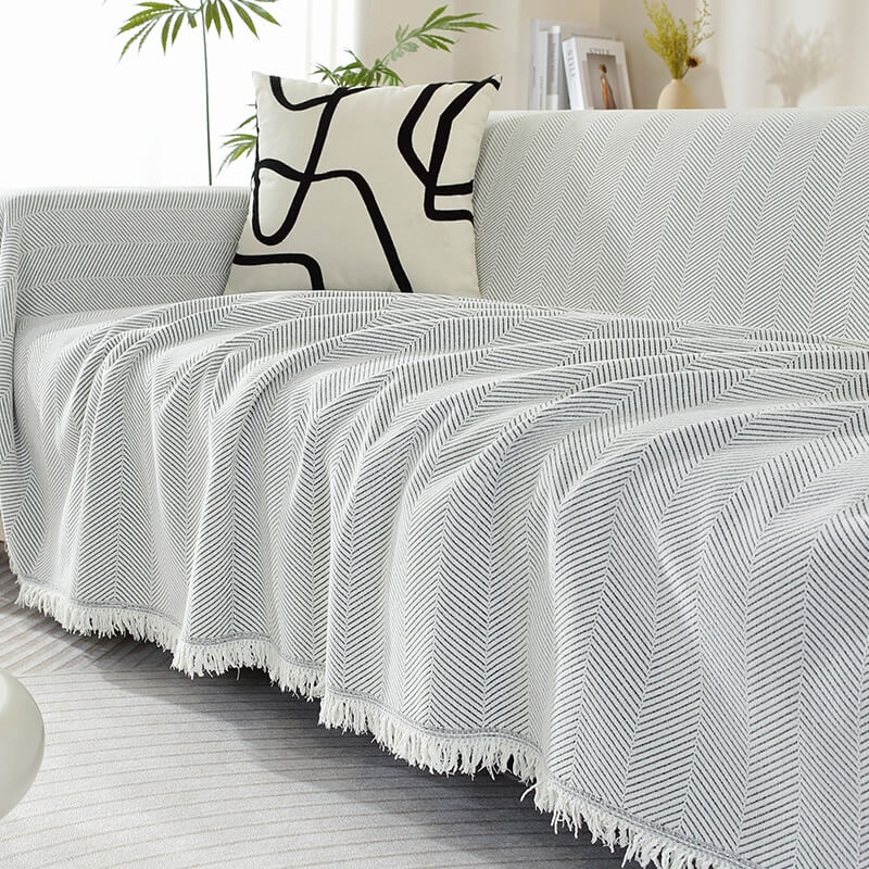 CozyWeave – Chenille Filt med Fiskbensmönster och Toffsar