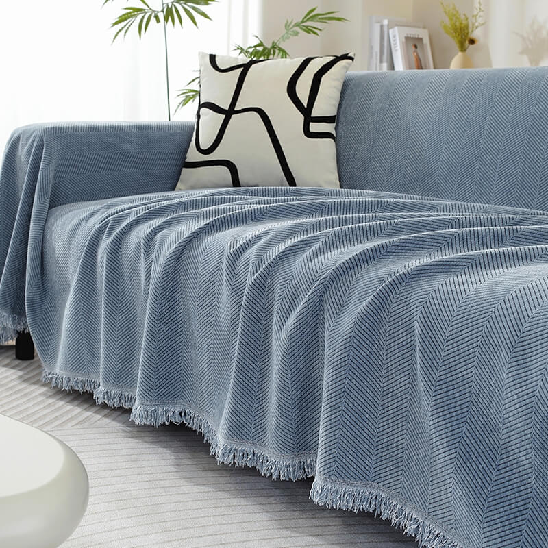 CozyWeave – Chenille Filt med Fiskbensmönster och Toffsar
