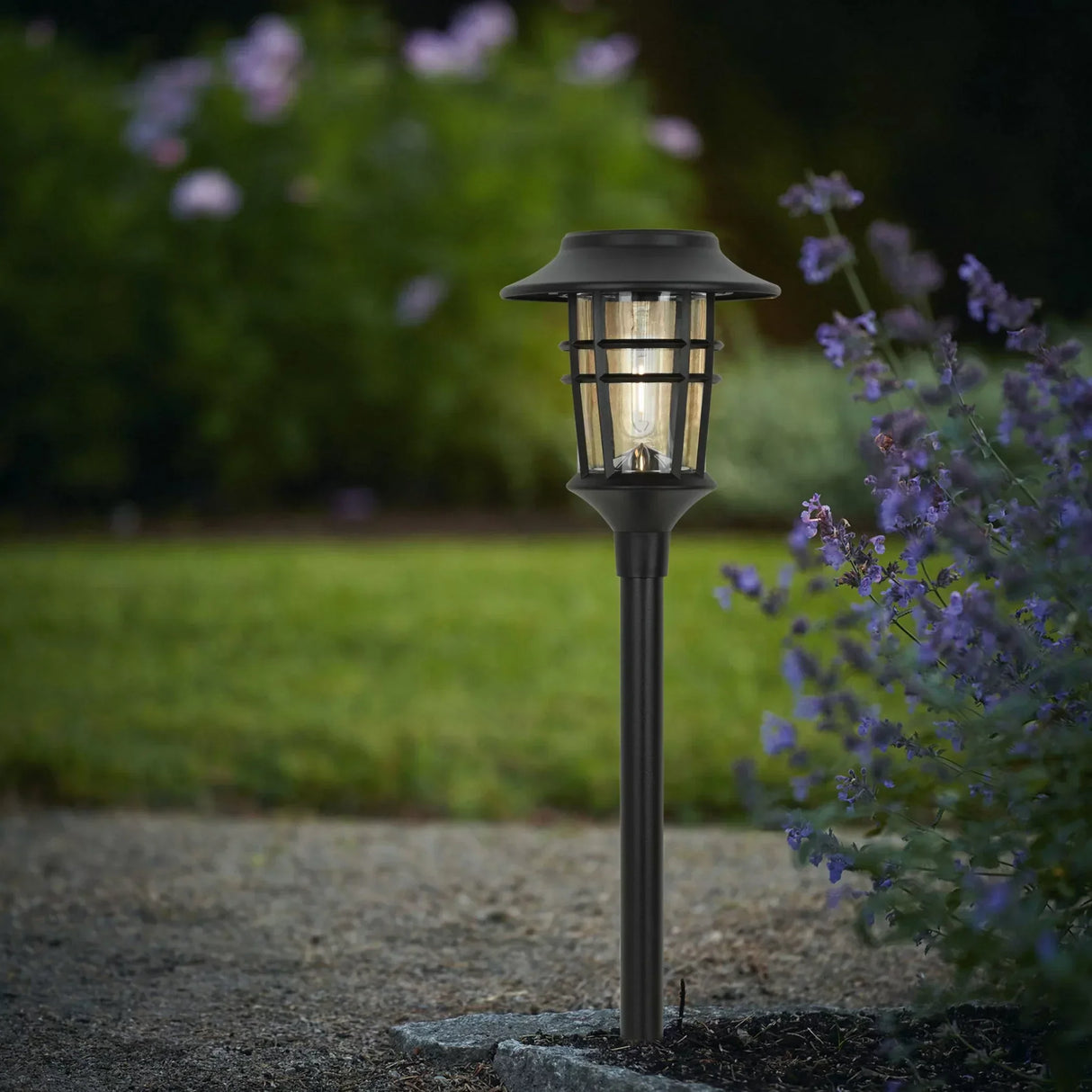 LumoGuard – Solcellsdriven Golvlampa i Rostfritt Stål, Väderbeständig
