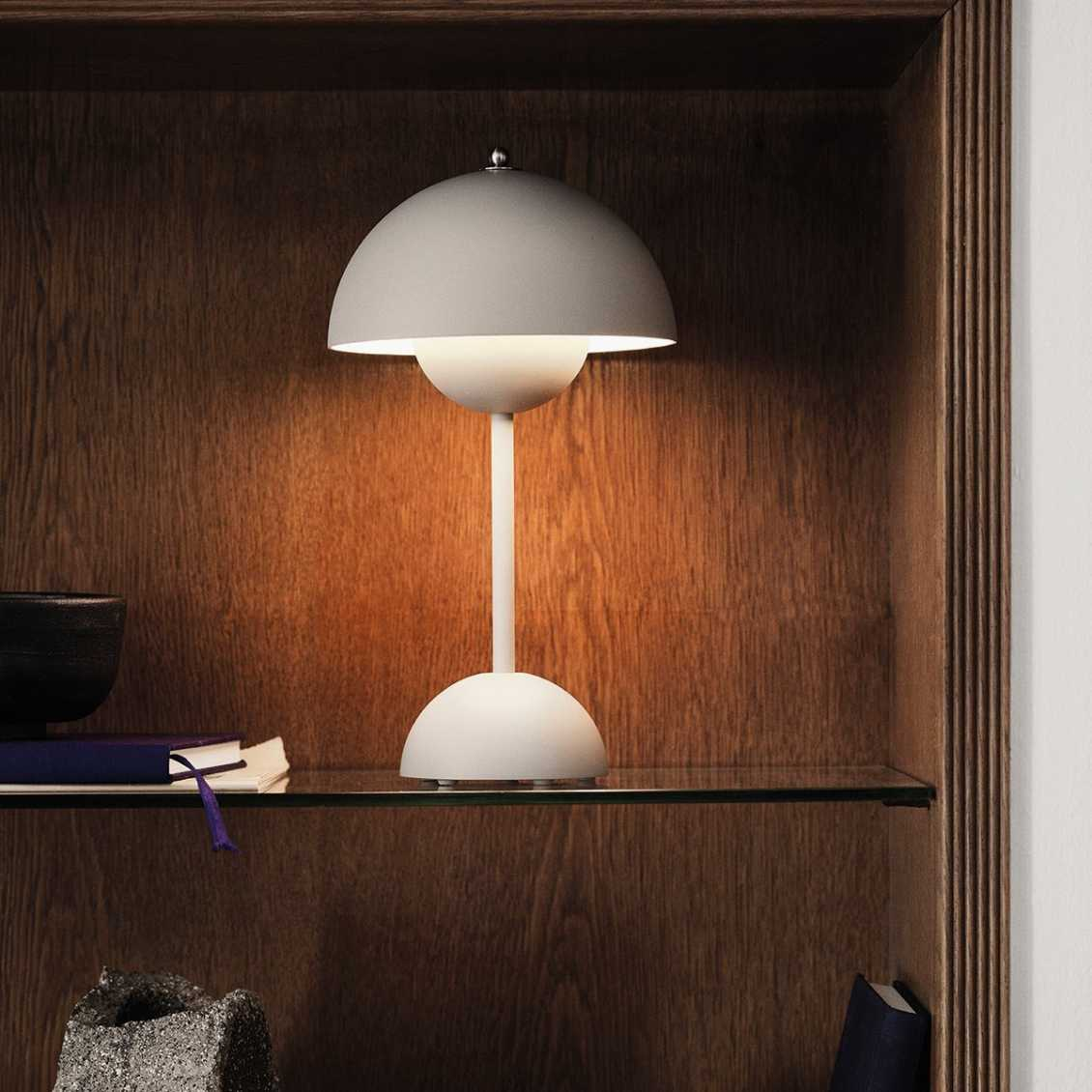 Minimalistisk LED-bordslampa – stilren stämningslampa för vardagsrum och sovrum