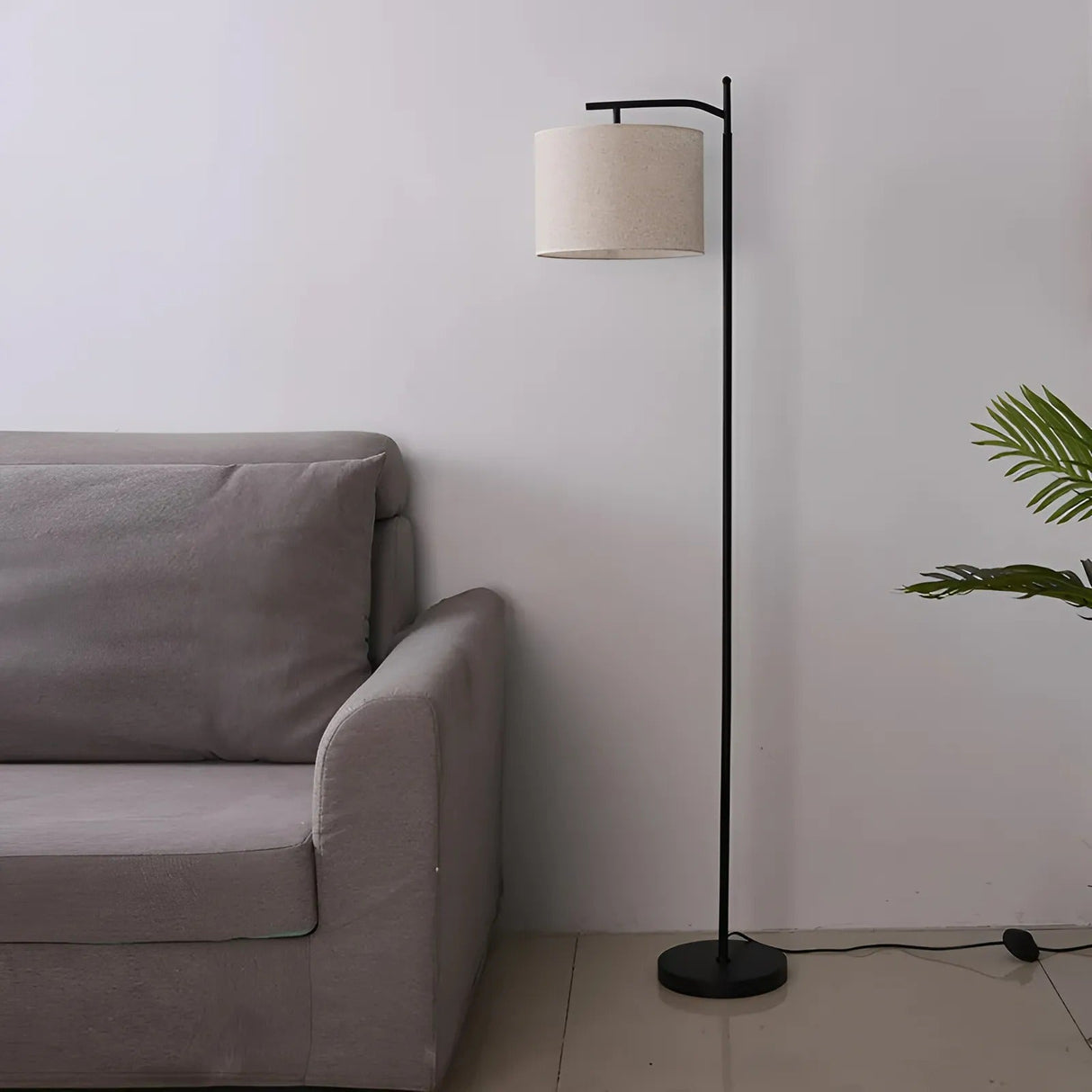 CozyWeave – Handgjord Golvlampa i Ratan för Mysig Belysning
