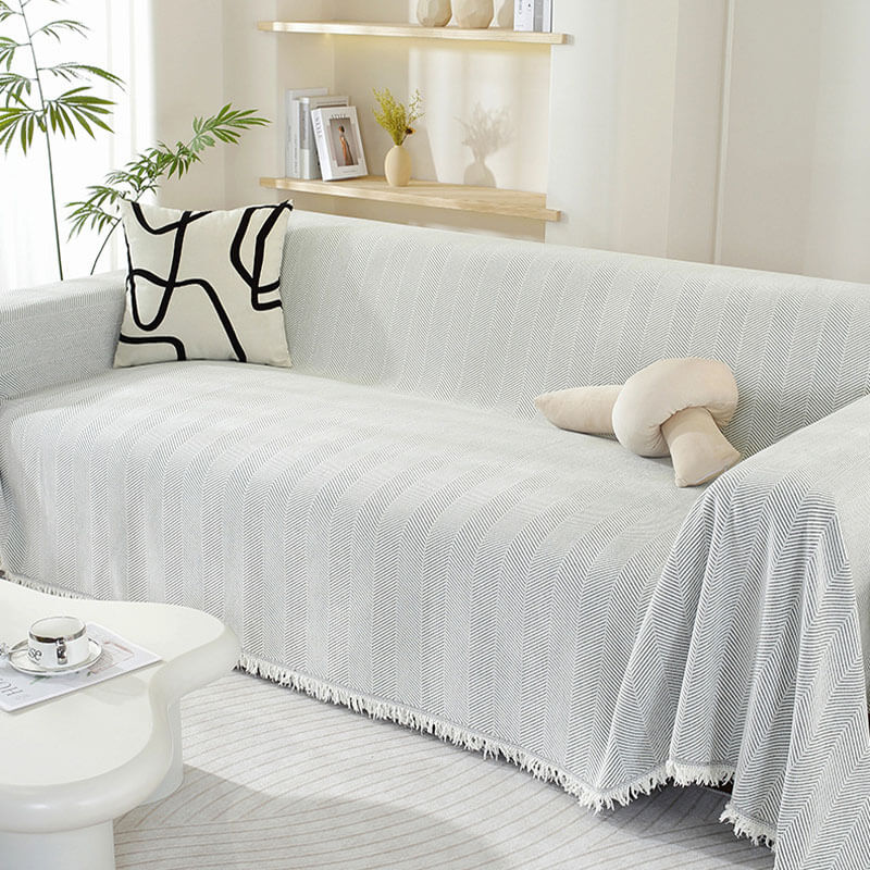 CozyWeave – Chenille Filt med Fiskbensmönster och Toffsar