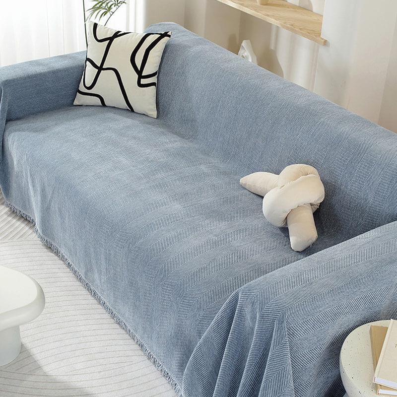 CozyWeave – Chenille Filt med Fiskbensmönster och Toffsar