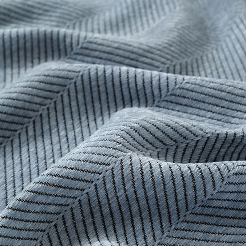 CozyWeave – Chenille Filt med Fiskbensmönster och Toffsar