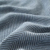 CozyWeave – Chenille Filt med Fiskbensmönster och Toffsar
