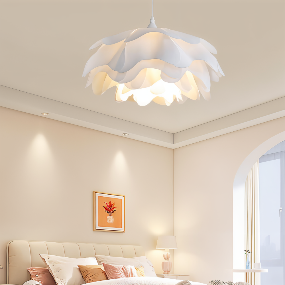 Floria Taklampa – Elegant Lampa med Blombladsliknande Form