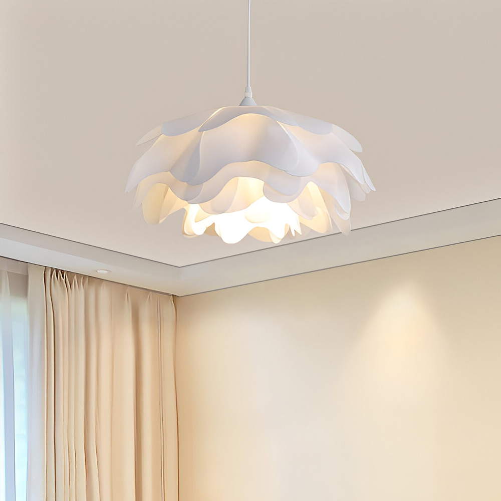 Floria Taklampa – Elegant Lampa med Blombladsliknande Form
