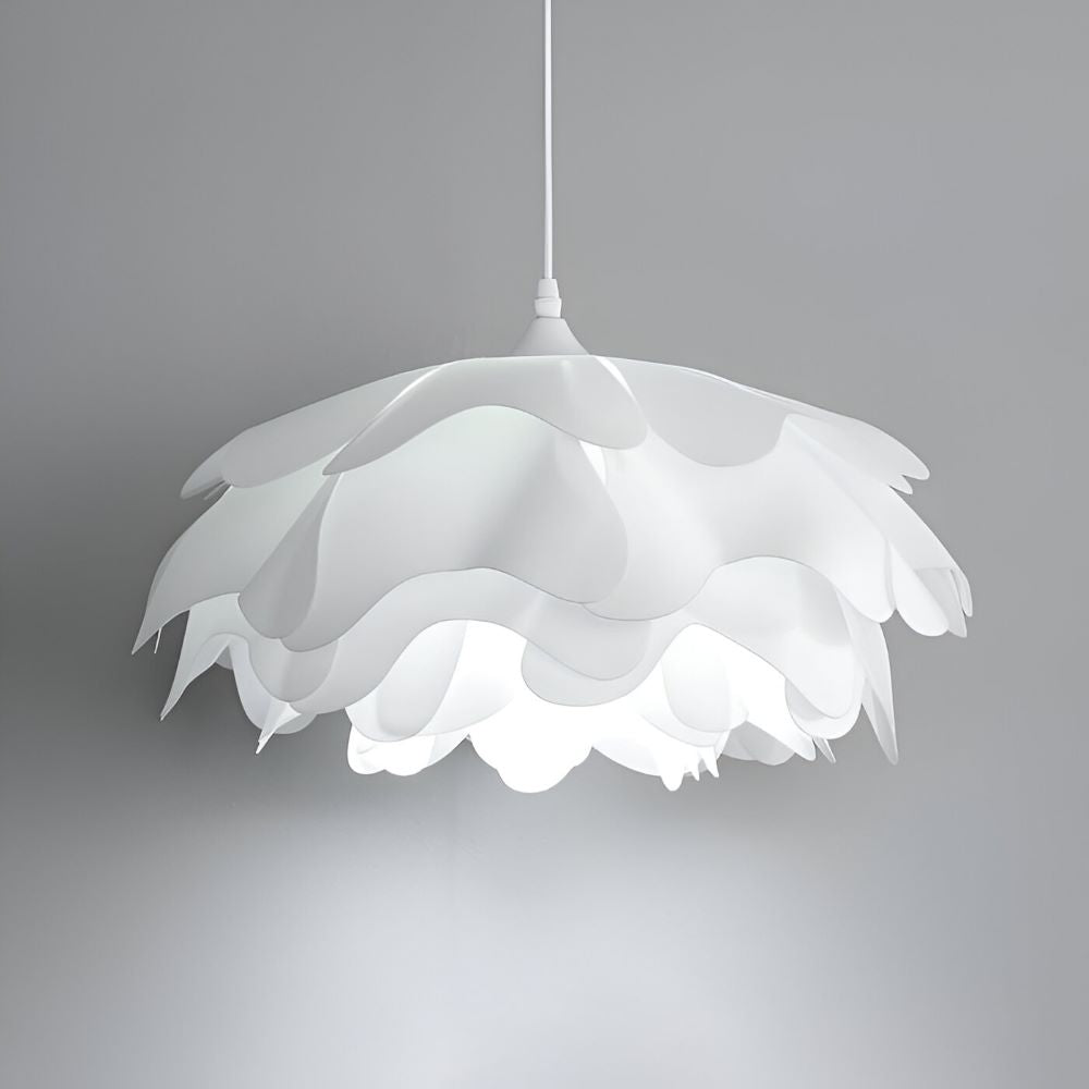 Floria Taklampa – Elegant Lampa med Blombladsliknande Form