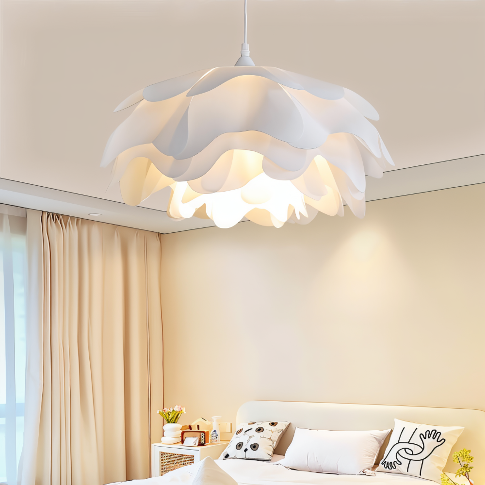 Floria Taklampa – Elegant Lampa med Blombladsliknande Form