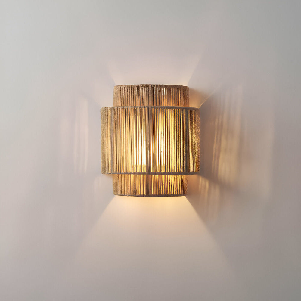 BohoLight Vägglampa – Handgjord Lampa i Hampa & Rotting