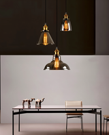 RetroGlow – Industriell Pendellampa i Rökt Glas och Metall