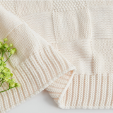 MonoWeave Pläd – Elegant Stickad Filt