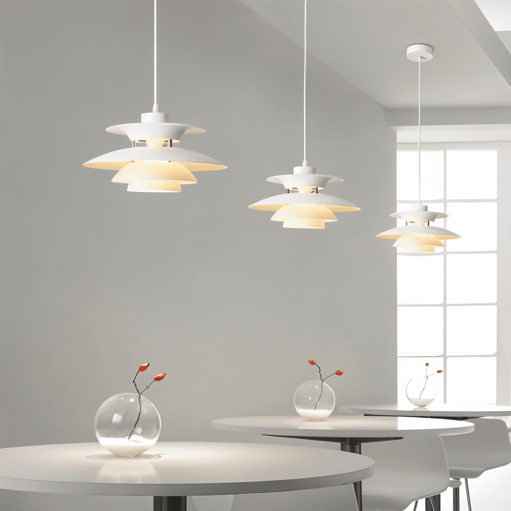 Taklampa i Skandinavisk Stil – Minimalistisk Metallpendel
