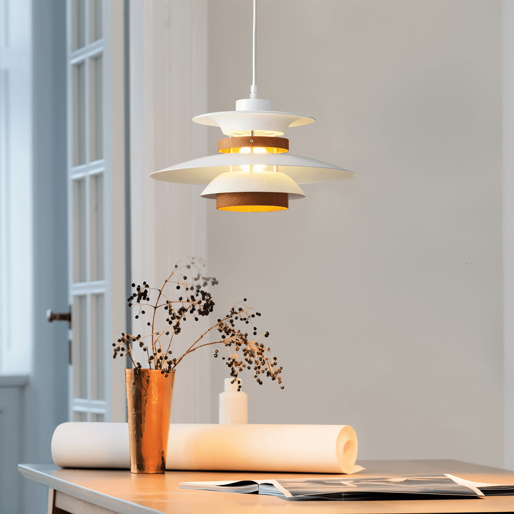 Taklampa i Skandinavisk Stil – Minimalistisk Metallpendel
