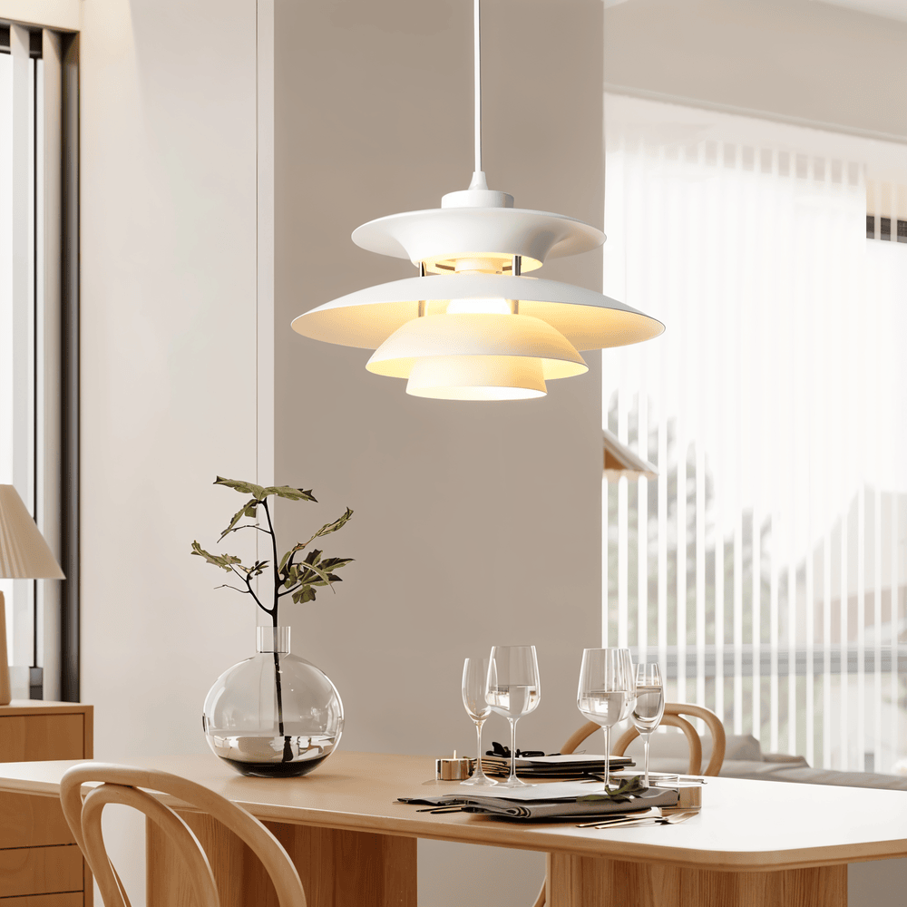 Taklampa i Skandinavisk Stil – Minimalistisk Metallpendel