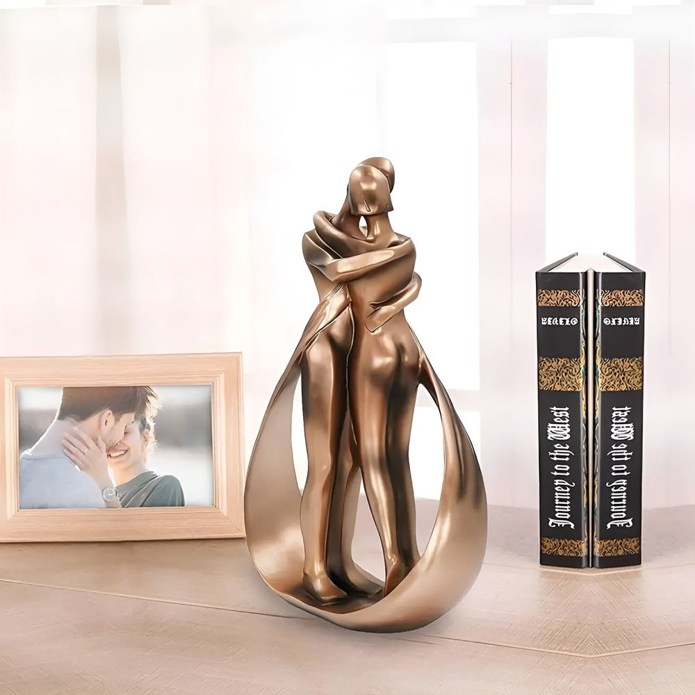 Lovers' Embrace – Konstnärlig Skulptur av Kyssande Par