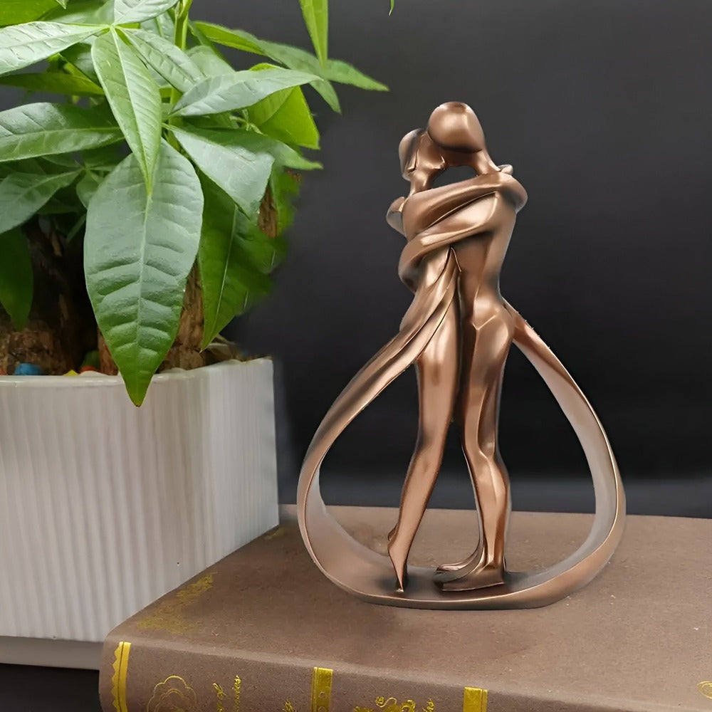 Lovers' Embrace – Konstnärlig Skulptur av Kyssande Par