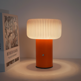 NordicGlow Bordslampa – Elegant Ribbad Lampa i Svampform