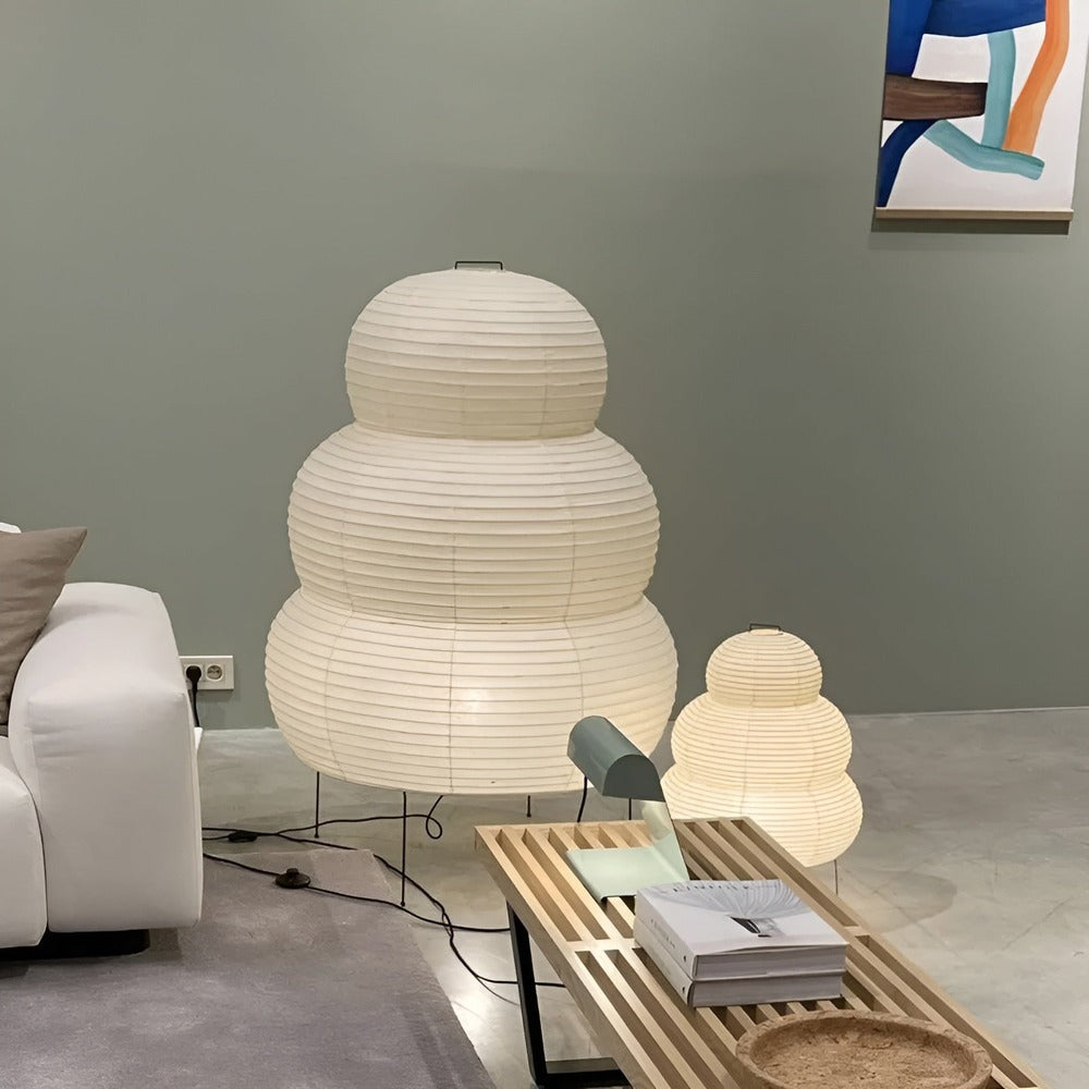 Japaninspirerad golvlampa i rispapper – elegant belysning för hemmet