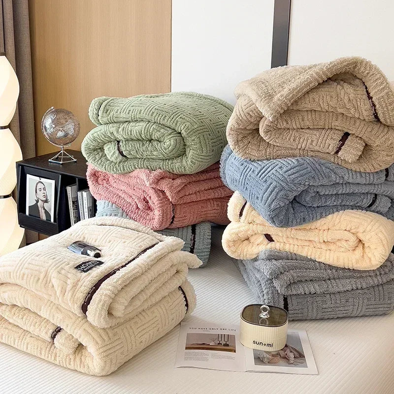 Fluffig Fleecepläd – Varm och Andningsbar Filt för Soffa och Säng