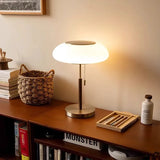 PureGlass Bordslampa – Minimalistisk Vit Glaslampa i Nordisk Design