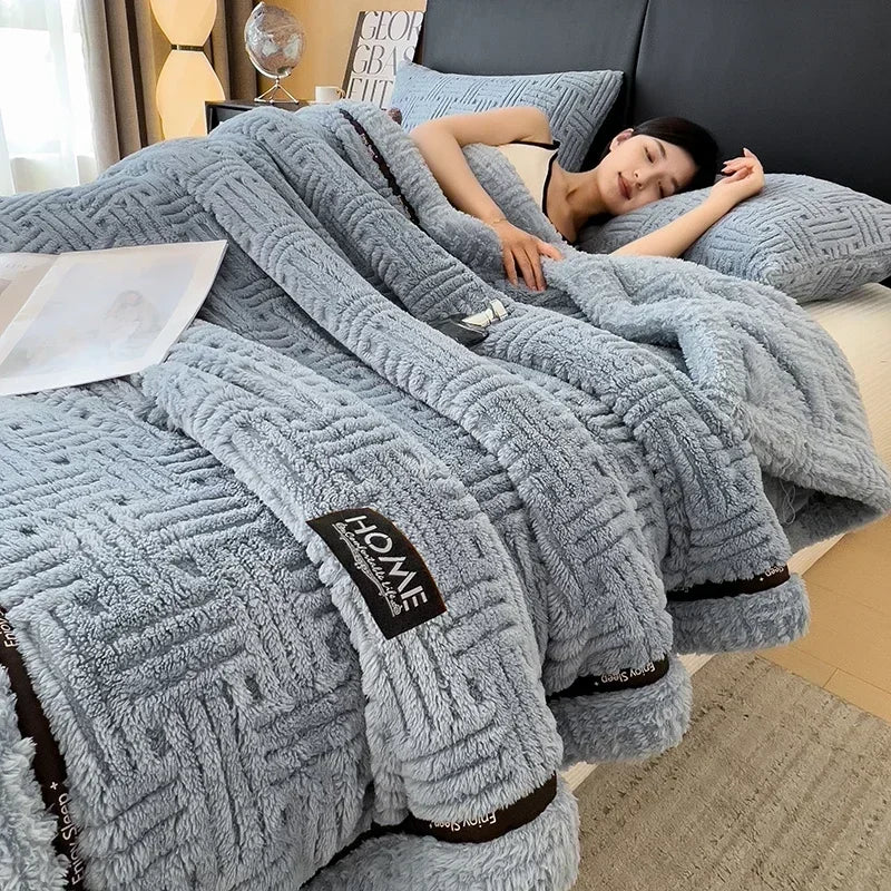 Fluffig Fleecepläd – Varm och Andningsbar Filt för Soffa och Säng