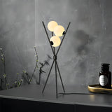 Mila Golvlampa – Stilren Minimalistisk Lampa med Måndesign