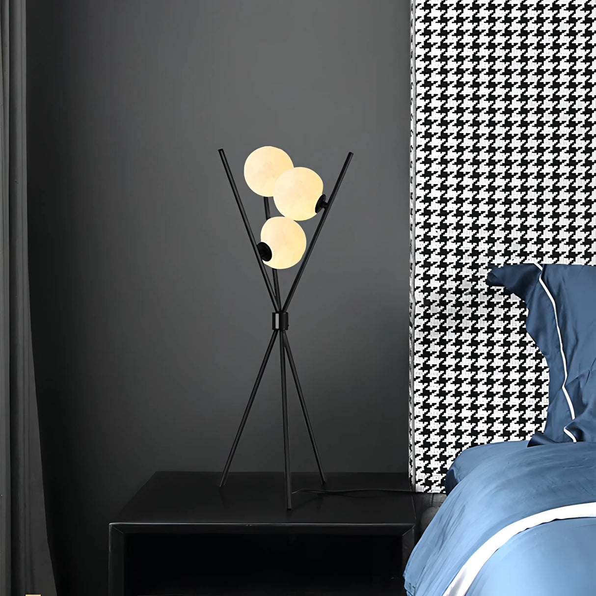 Mila Golvlampa – Stilren Minimalistisk Lampa med Måndesign
