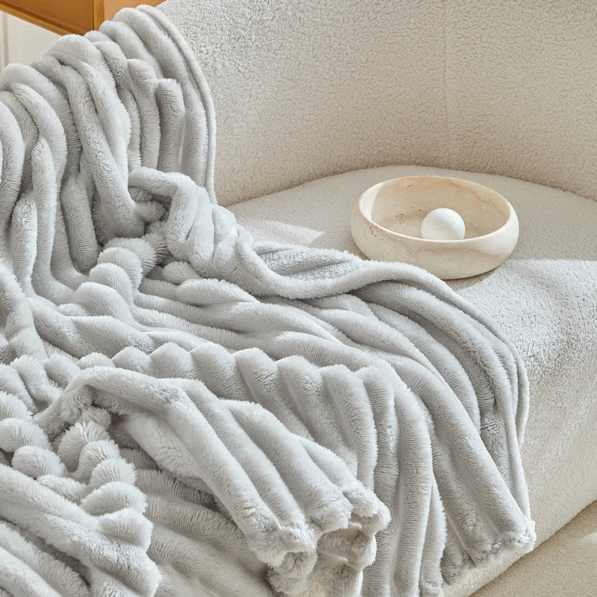 CozyDual – Dubbelsidig Filt i Enfärg, Varm och Hudvänlig - UTFÖRSÄLJNING