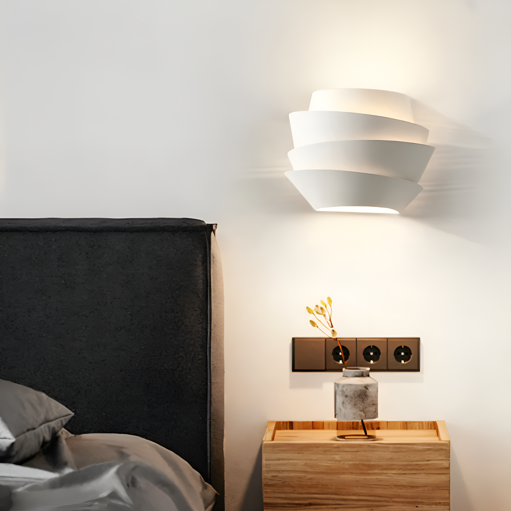 Forma Vägglampa – Elegant Geometrisk Vägglampa