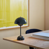 Minimalistisk LED-bordslampa – stilren stämningslampa för vardagsrum och sovrum
