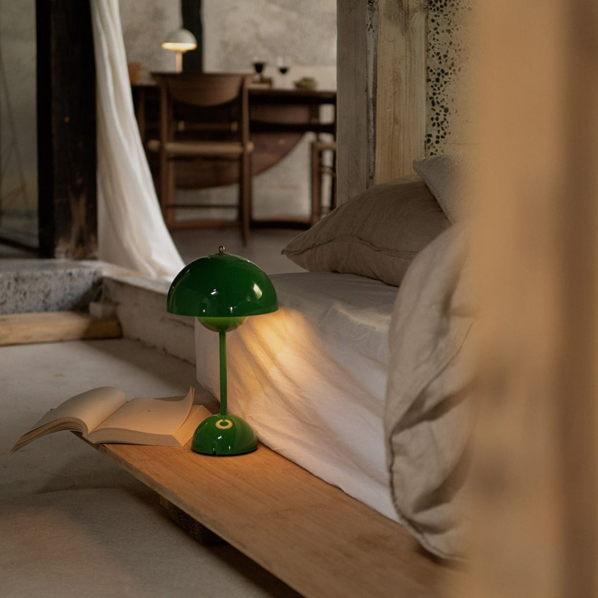 Minimalistisk LED-bordslampa – stilren stämningslampa för vardagsrum och sovrum
