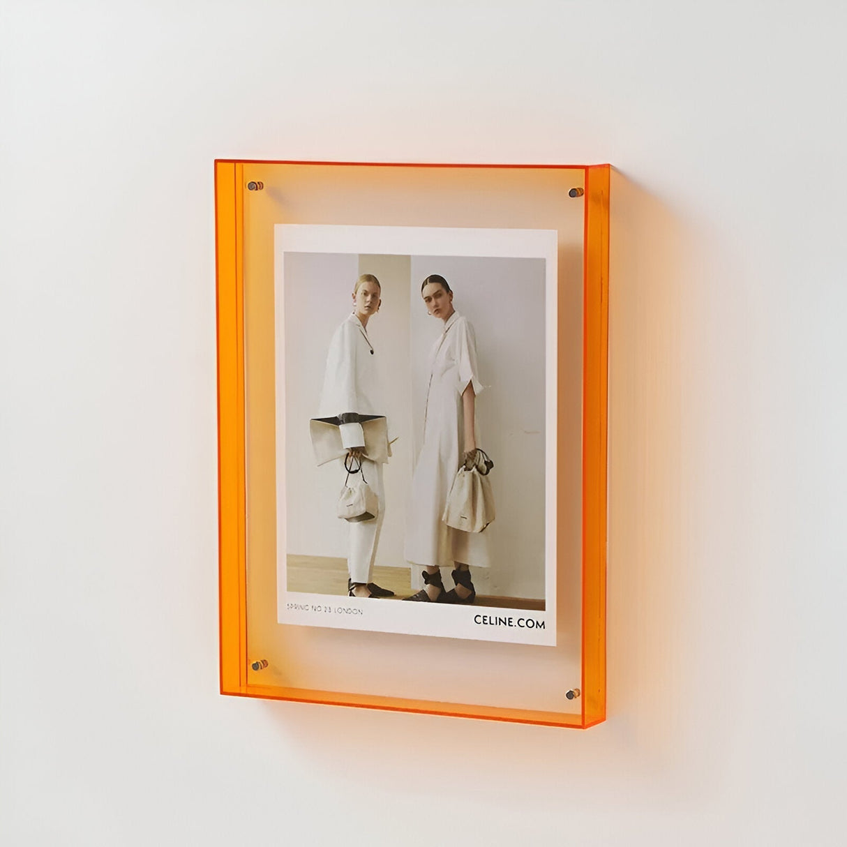 CrystalView – Transparent Akrylfotoram för Modern Inredning
