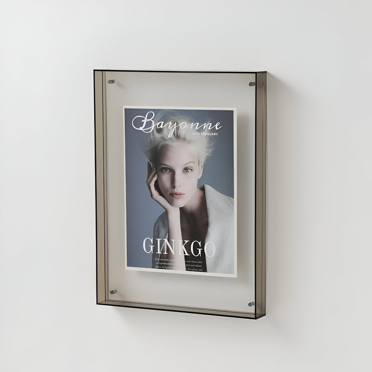 CrystalView – Transparent Akrylfotoram för Modern Inredning