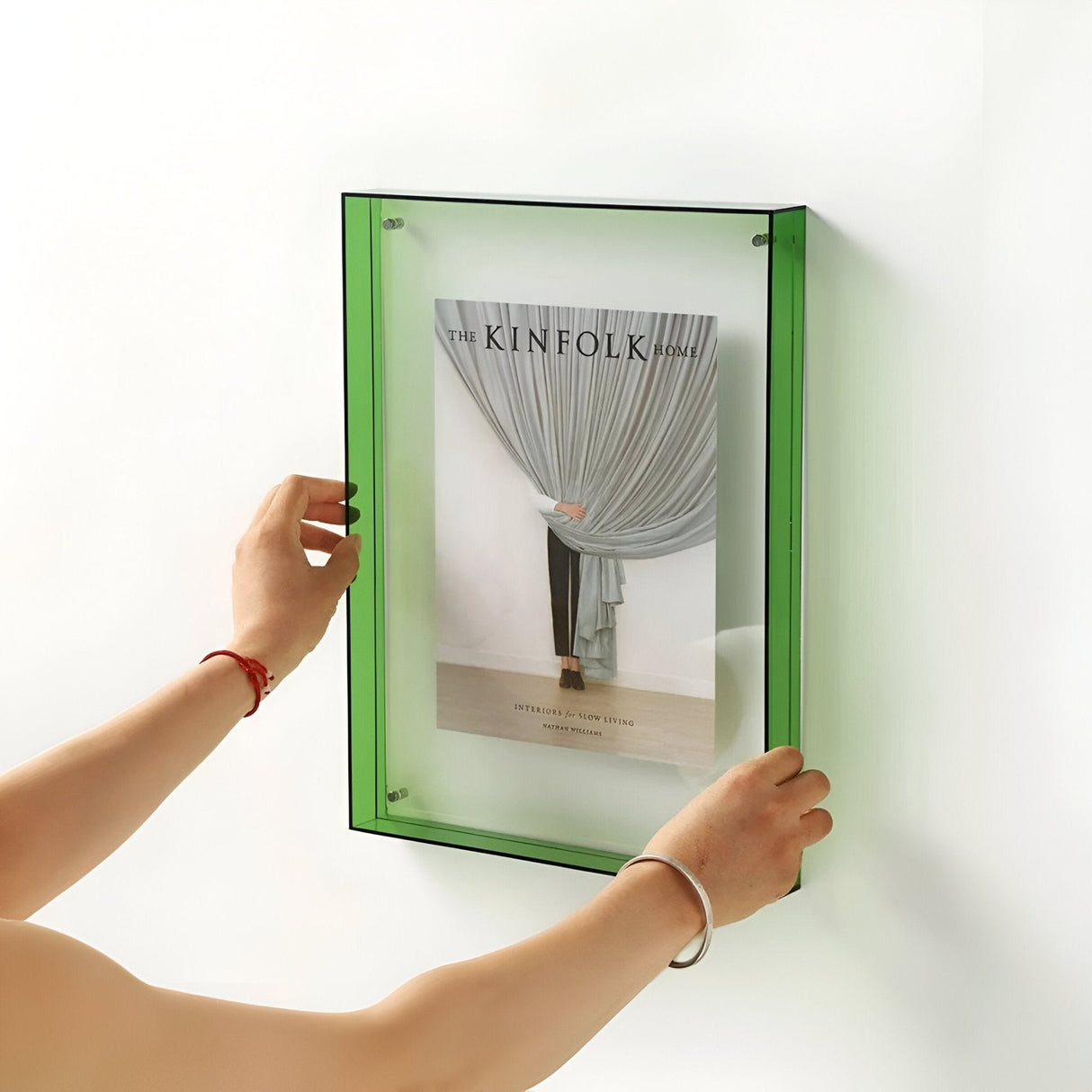 CrystalView – Transparent Akrylfotoram för Modern Inredning